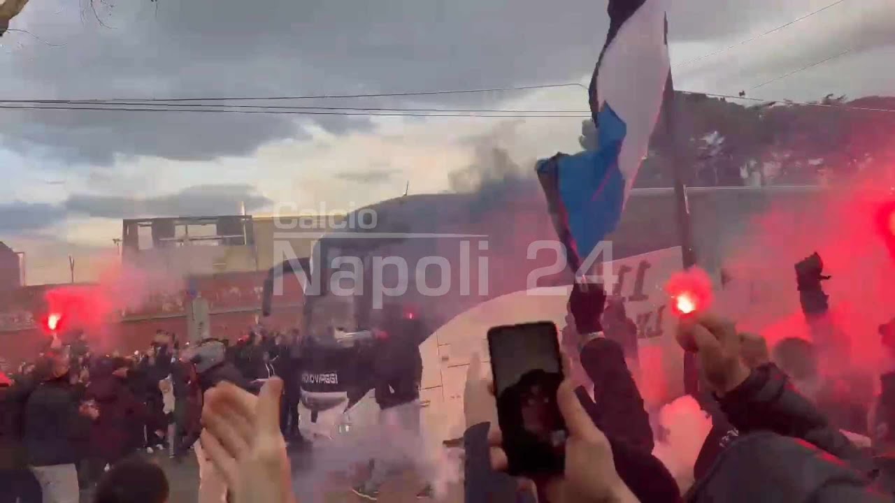 SSC Napoli a Capodichino 🛩️ ULTRAS impazziti prima di Atalanta-Napoli 🔥💙