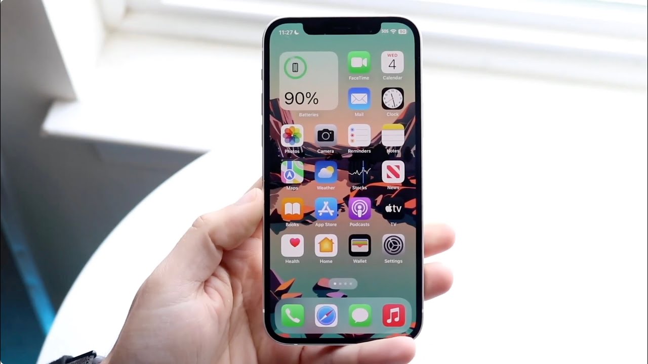 iPhone 12 в 2026 году! (Стоит ли его еще покупать?) (Обзор)
