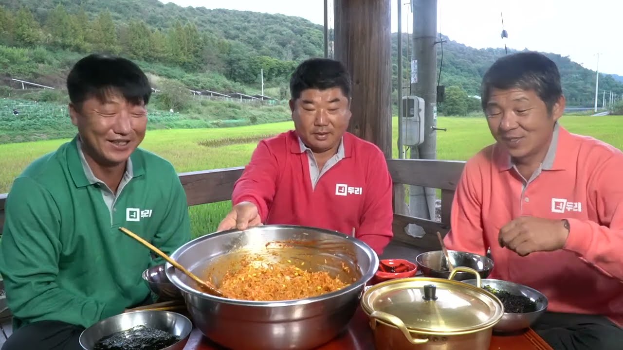 이것이 콩나물밥이라고? [rice cooked with bean sprouts]