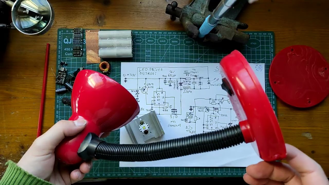 Universal led driver with NE555 (and desk lamp build)