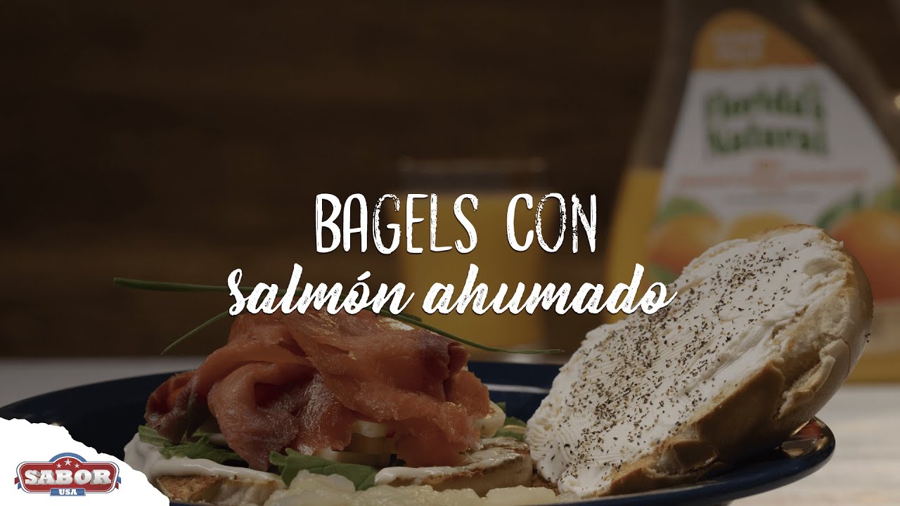Receta de bagels con salm&oacute;n ahumado, queso y pur&eacute; de peras I SaborUSA