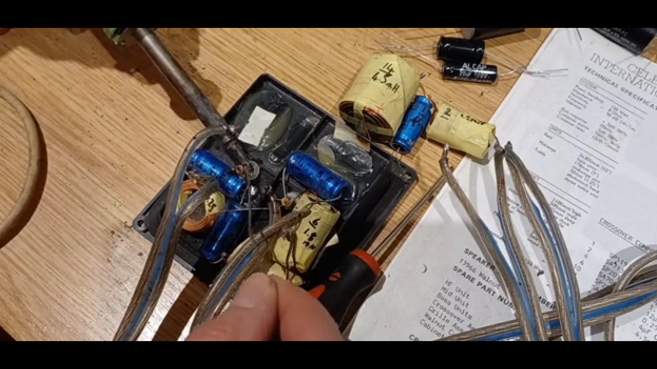 Ep2 - Celestion Ditton 88 (1988) I change and compare old and new capacitors - Big Difference?