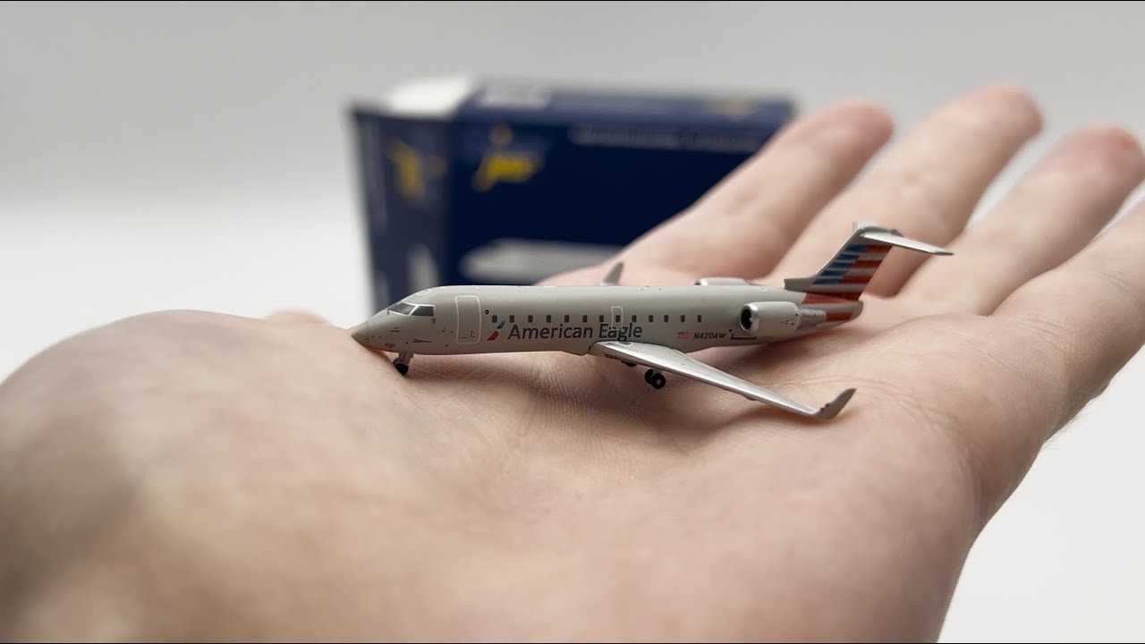 Gemini Jets American Airlines/Eagle Bombardier CRJ-200 1:400 Scale GJAAL2367 Unboxing Showcase