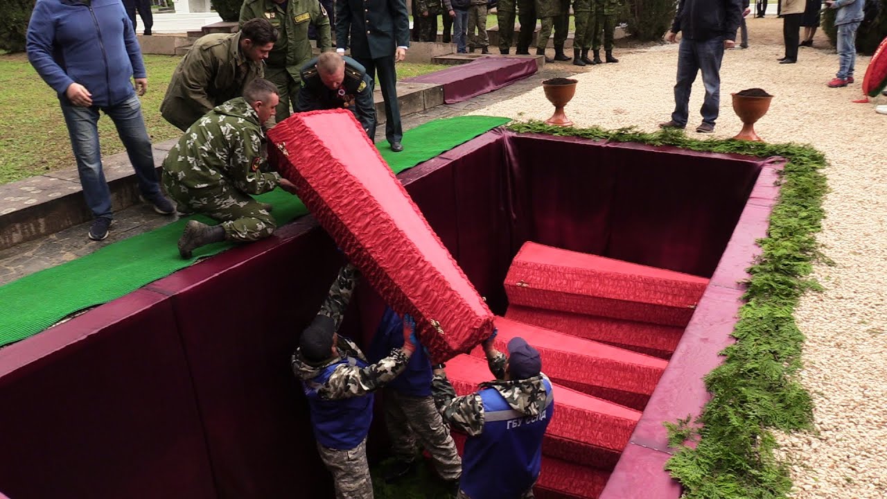 В Севастополе хоронили бойцов ВОВ и проводили параллели с Украиной