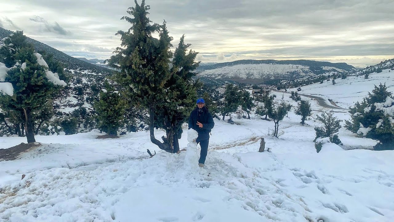حين تكسو الثلوج الجبال .. مشاهد ساحرة من قلب الأطلس بإقليم بني ملال ❄️🏔️