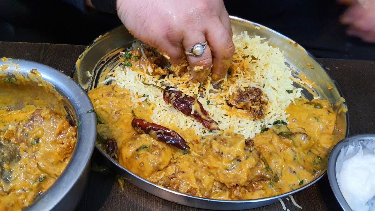 Punjabi Kadhi Pakoda | Pakoda Kadi Aur Jeera Rice | Kadi Pakora Recipe |