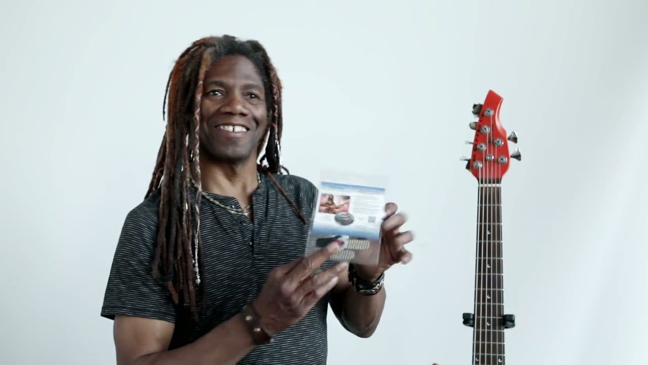 Philip Bynoe and his signature Crossover thumb pick for bass guitar. Interview, history and demo.