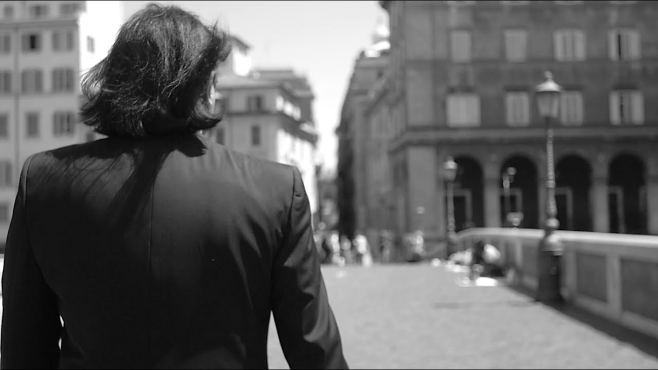 Renato Zero - Ti andrebbe di cambiare il mondo? - Official Videoclip - Zerovskij Solo per Amore