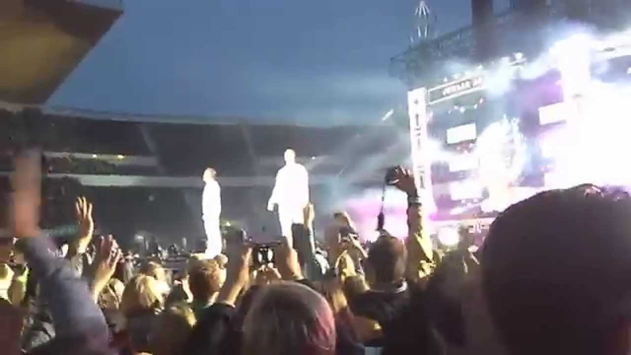 Cheek feat Elastinen: Profeetat live @ Olympiastadion 23082014 HD