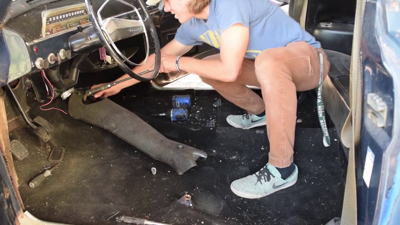 Project Volvo 122: 1967 Volvo rusty floor pans + mystery goo/ interior strip