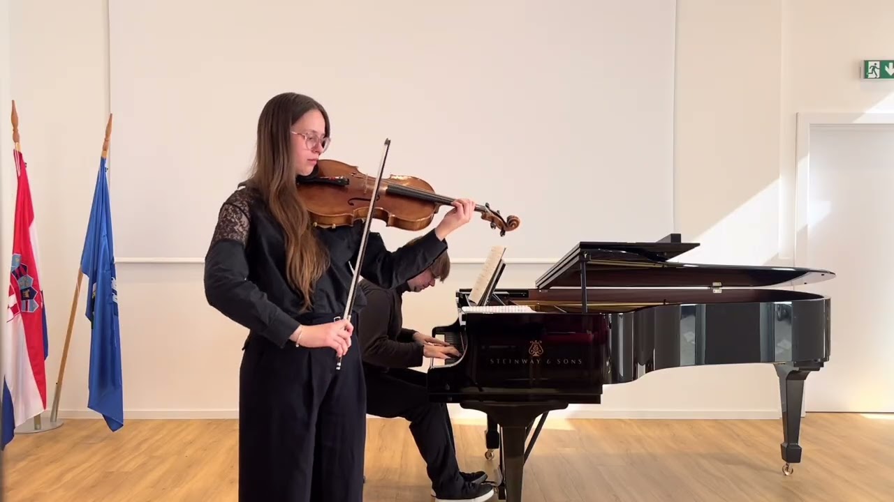 W. Walton: Viola Concerto - 1. Andante comodo, Bianka Saridžić