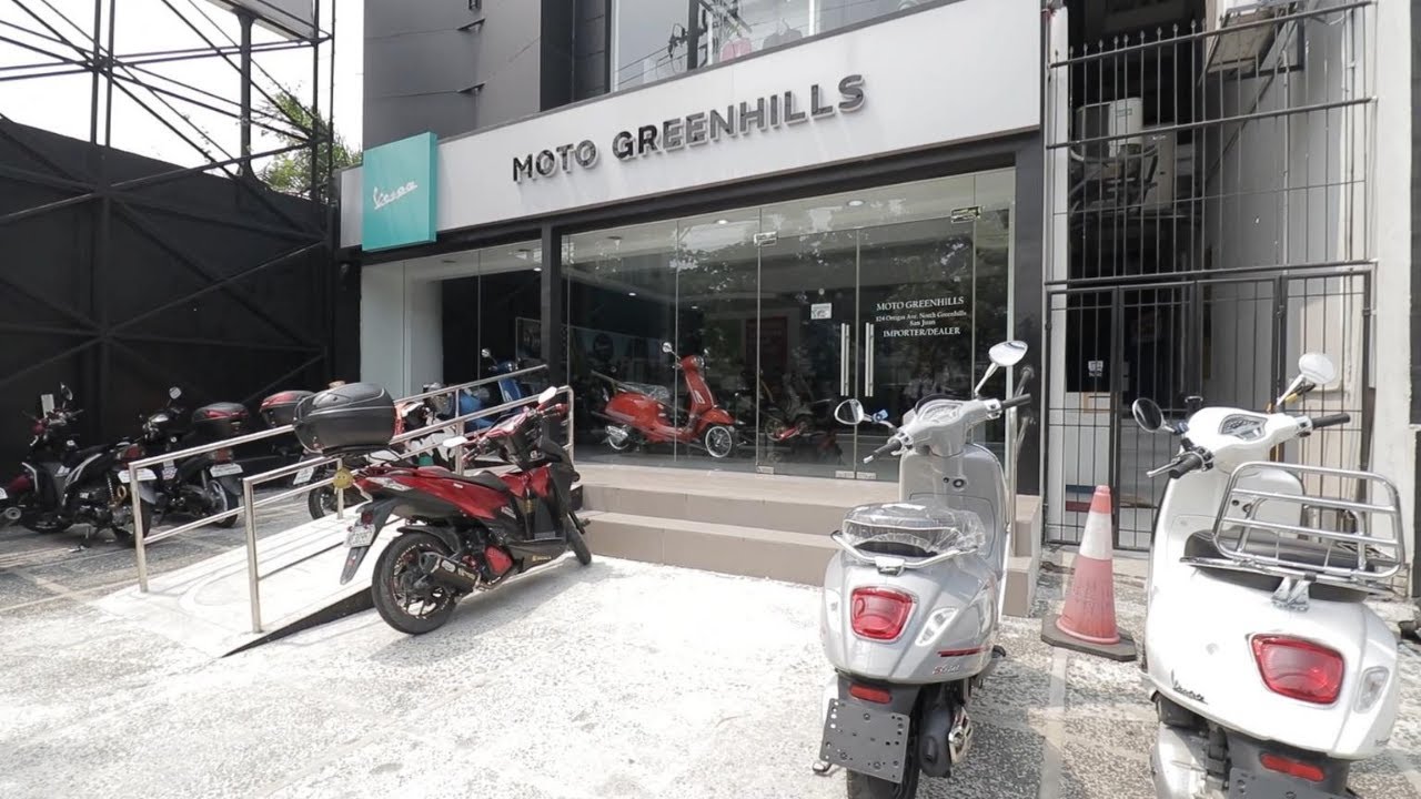 Classic VESPA Scooters Showroom Visit