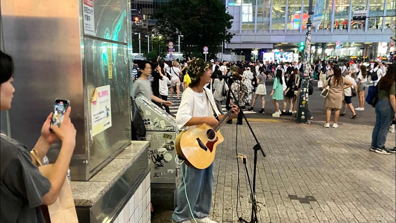 Street Performer at Shibuya Crossing. August 17, 2024.