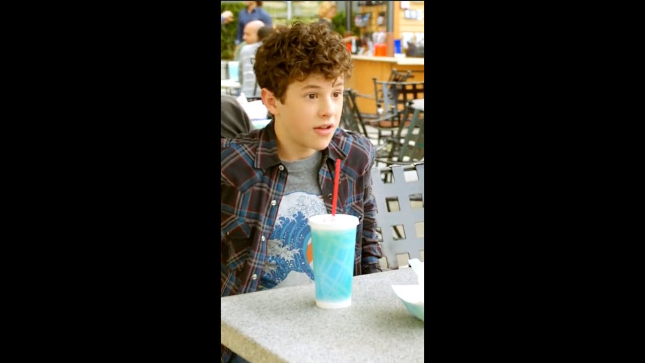 Luke's proud of himself, cause he got to kiss her😏. | MODERN FAMILY | SEASON 05 | 