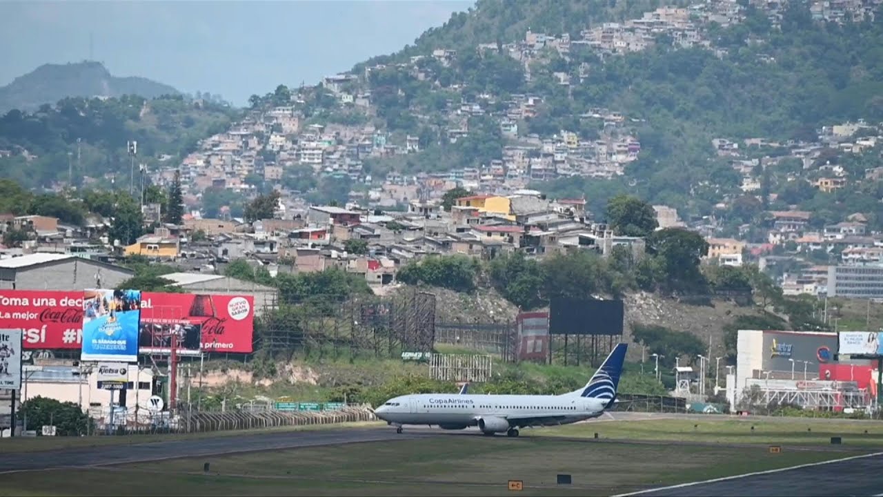 Honduras inaugura aeropuerto para reemplazar uno de los más peligrosos del mundo | AFP