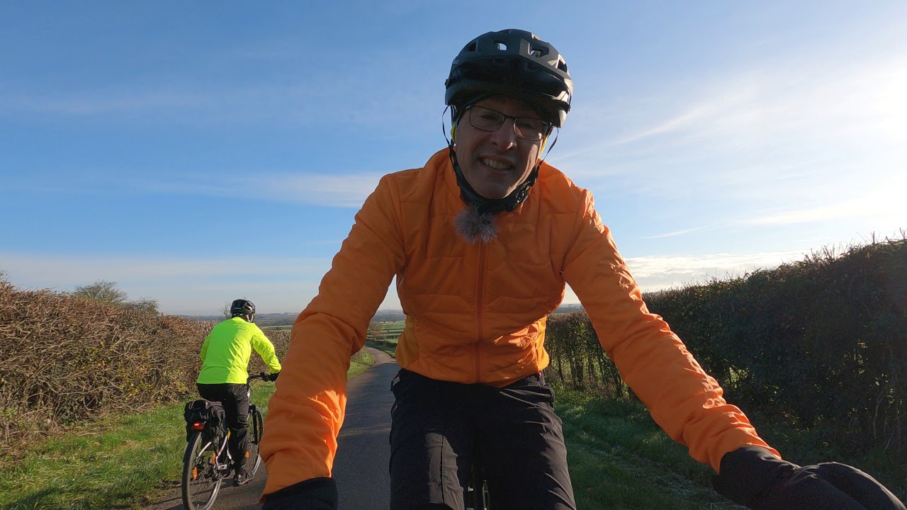 ENDURA Pro SL PrimaLoft Jacket II (2021 pumpkin) - on bike review.