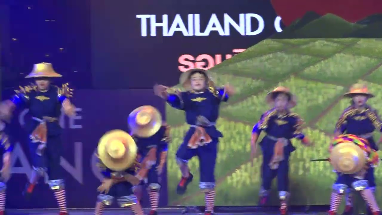 รางวัลที่ 2 รุ่น PRE-TEENAGE ทีม The Shark โรงเรียนเทศบาล 3 ( ตลาดล่าง )  จังหวัดสุราษฎร์ธานี