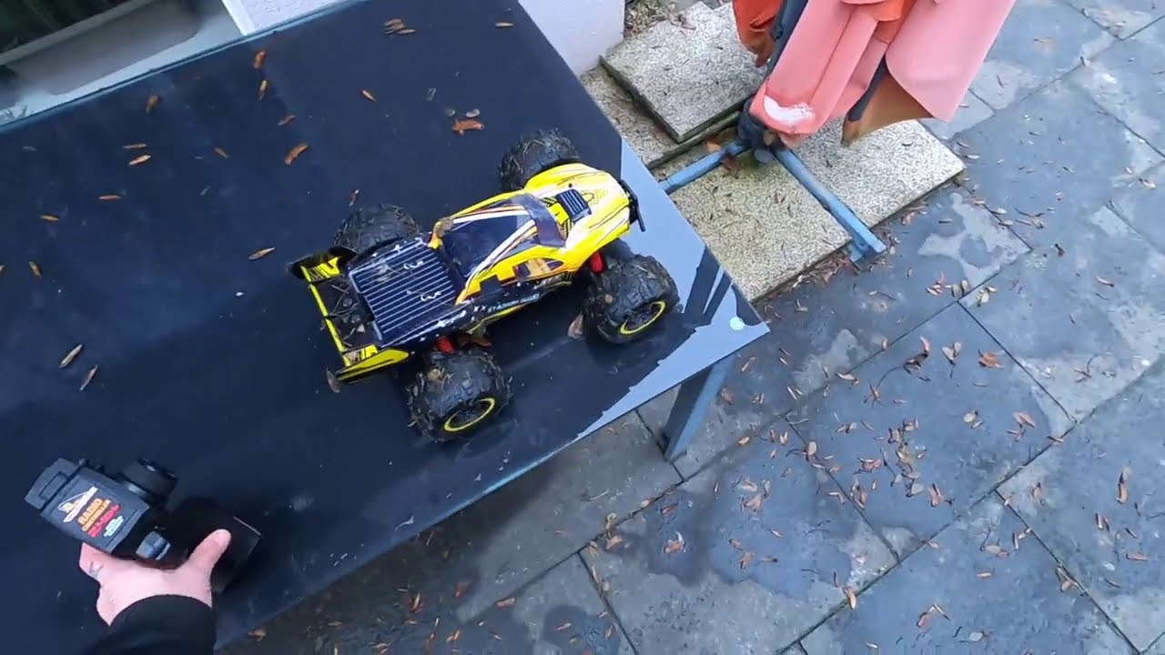 FUNTEK STX + VITE mais  suspension honteuse , pneu jouet , et le FREIN ????