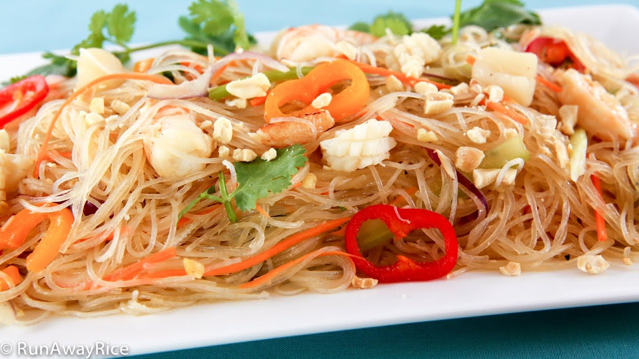 Glass Noodle Salad with Seafood (Goi Mien Tron Hai San)