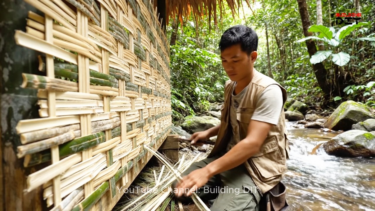 Hidden Forest Survival: Building a Two-Storey Bamboo House with Natural Water Cooling