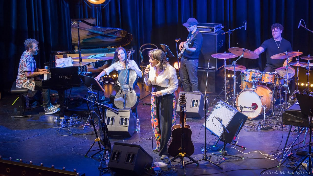 TAYLOR EIGSTI feat. BECCA STEVENS Live in Brno