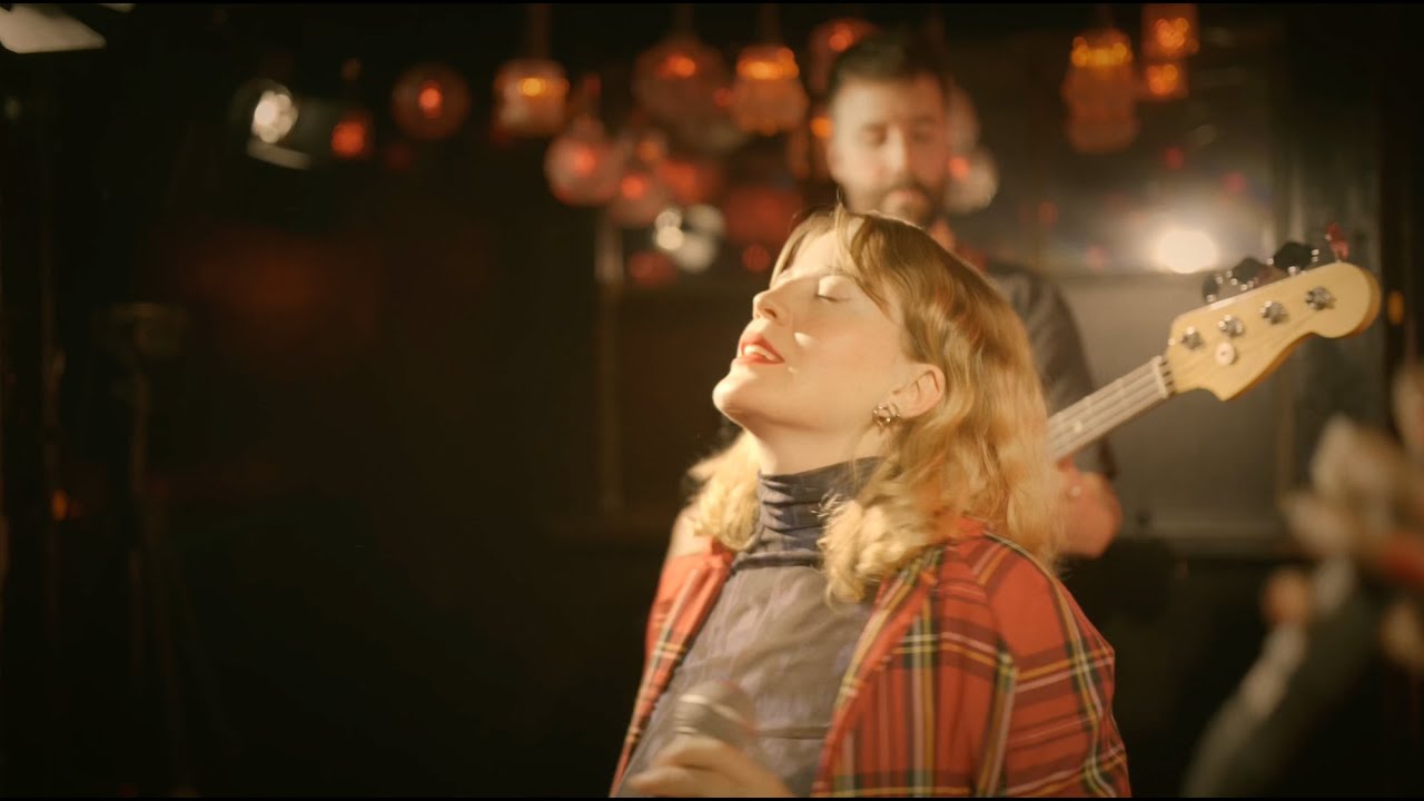 Ay Wing - Spacewalker feat. Alina Amuri (Live Music Video)