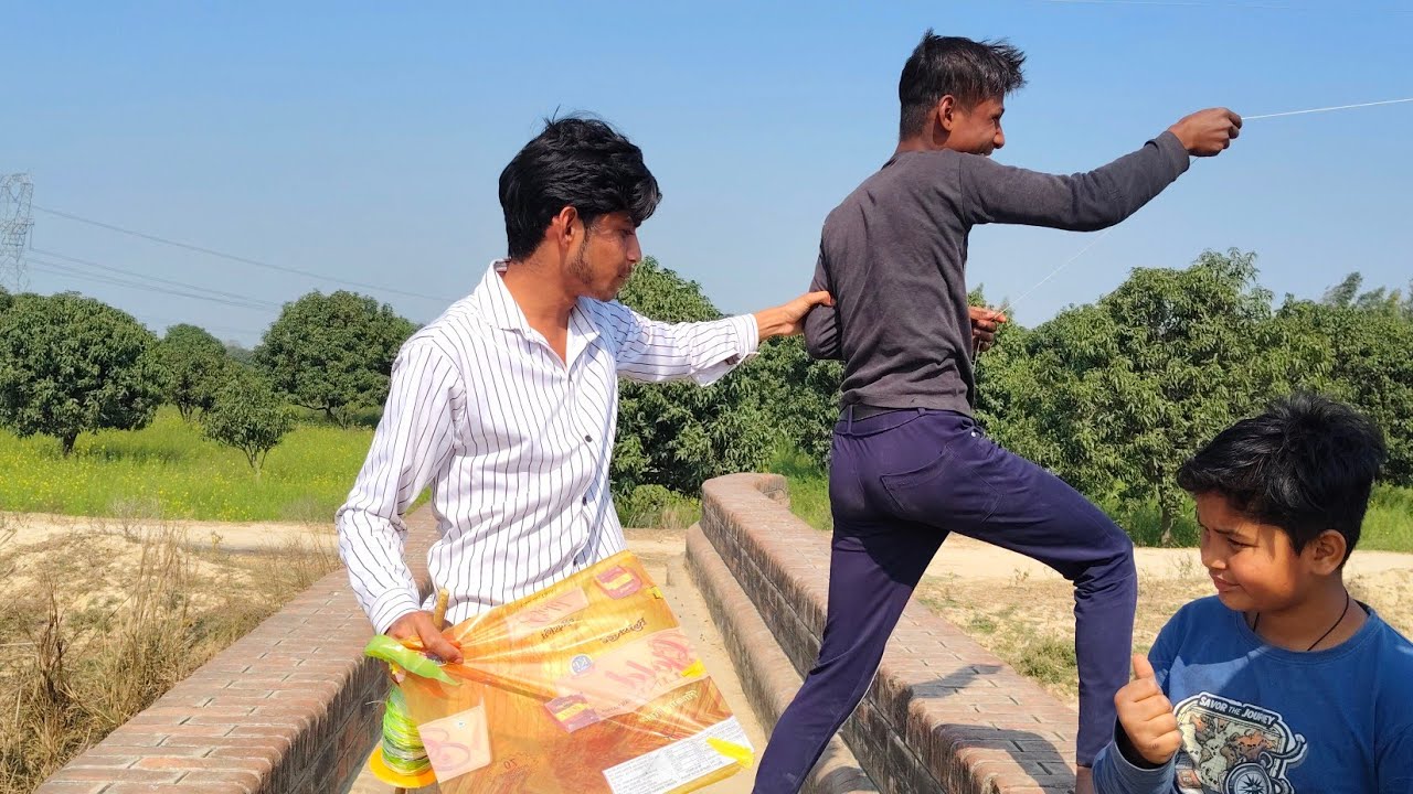 Salman vlogs -doston ke sath Patang Uda rahe hain Nahar per puri video dekhna Patang udane ki 🤳