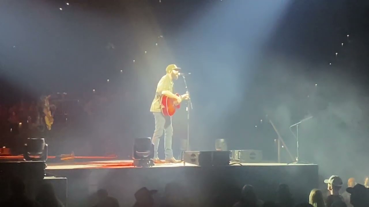 Jordan Davis - Detours / Fix You (Coldplay) Louisville 10/22/2022