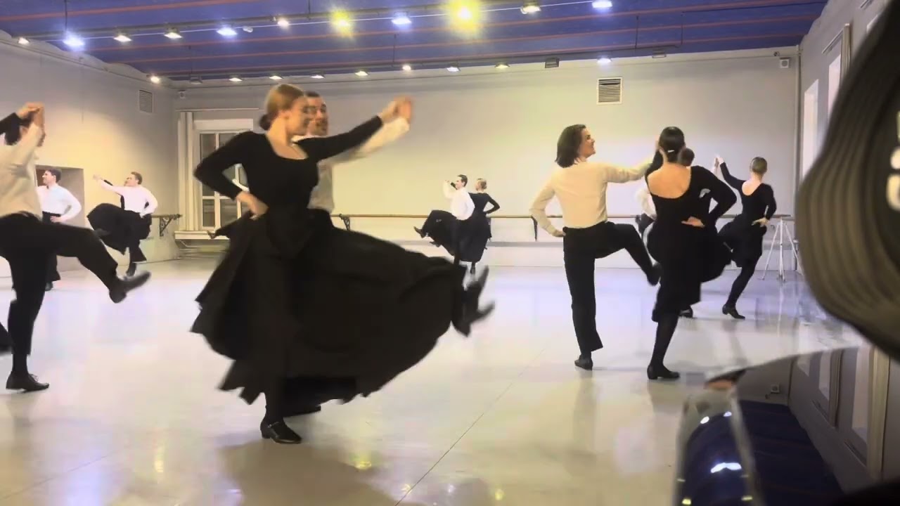 Фарандола и Крестьянский бранль / 2 группа