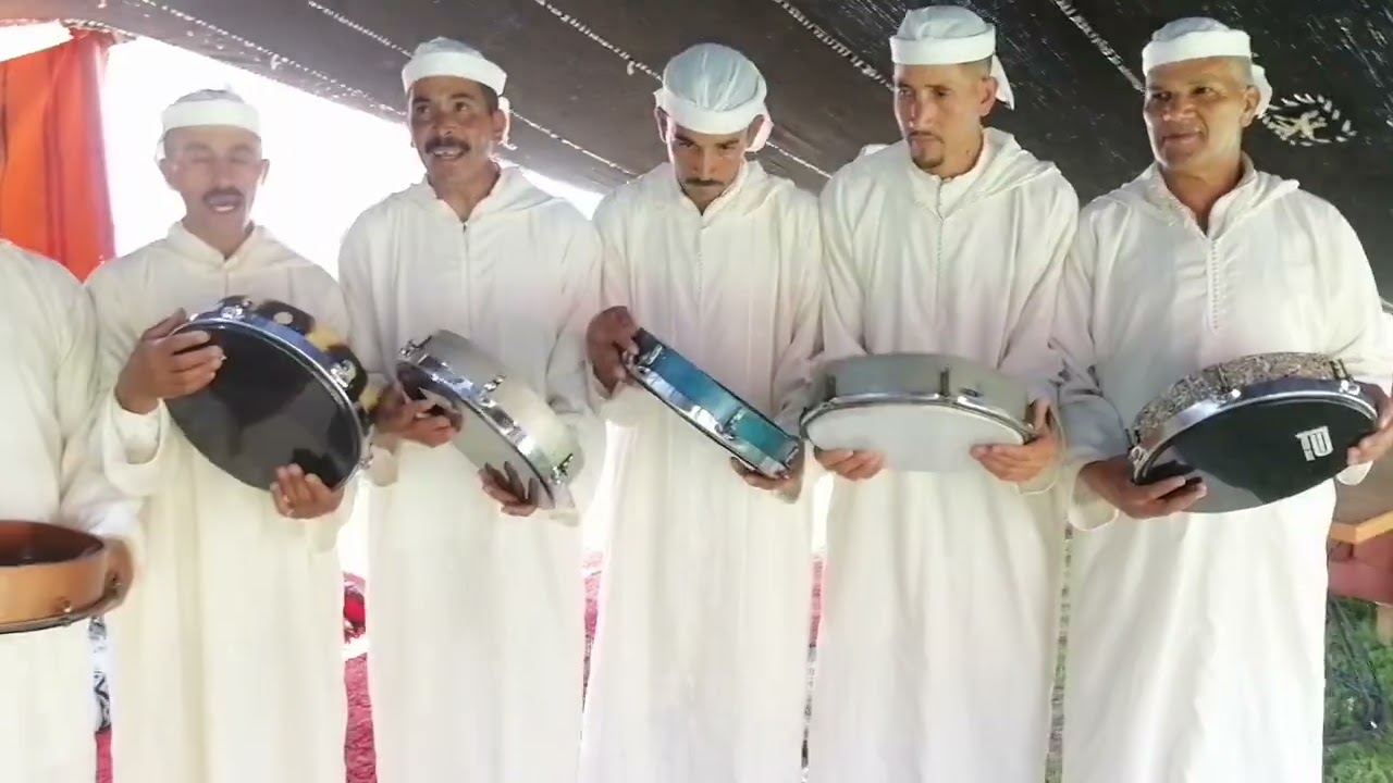 فرقة بودراع عين اللوح تطرب الحاضرين مرة اخرى في حفل بهيج بمدينة ازرو
