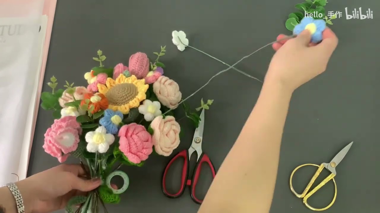 混搭针织花束打花束和上包装纸