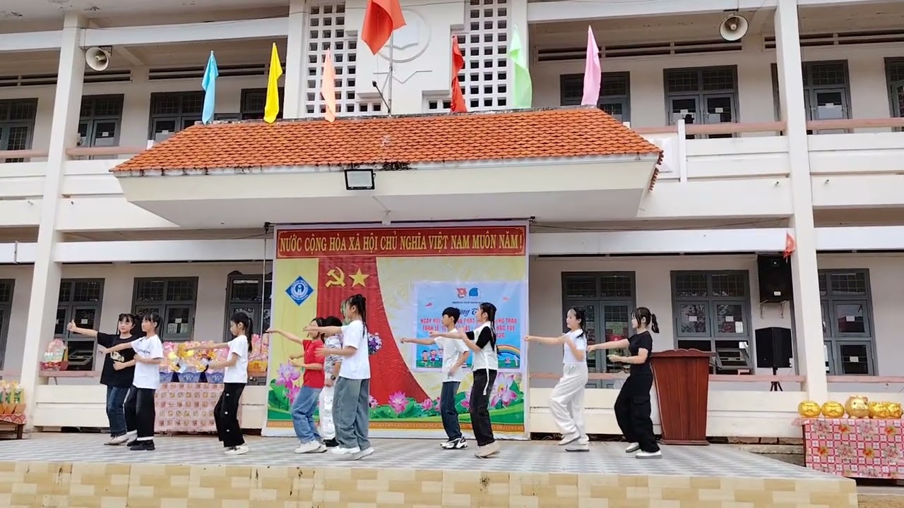 Nhảy Hò vươn mình+ Chuyện cũ bỏ qua (Chào xuân 2026) THCS Hoài Xuân