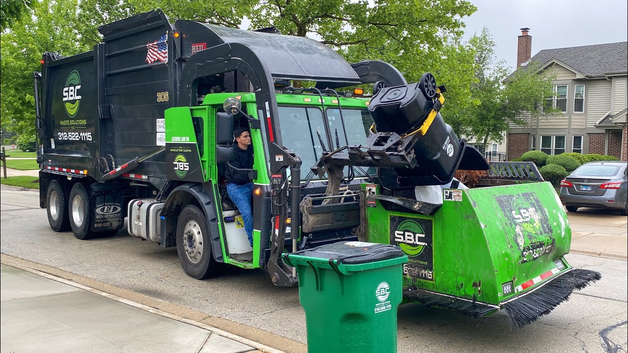 SBC Waste’s Super Fast Mack LR Heil Odyssey Curotto Can Garbage Truck