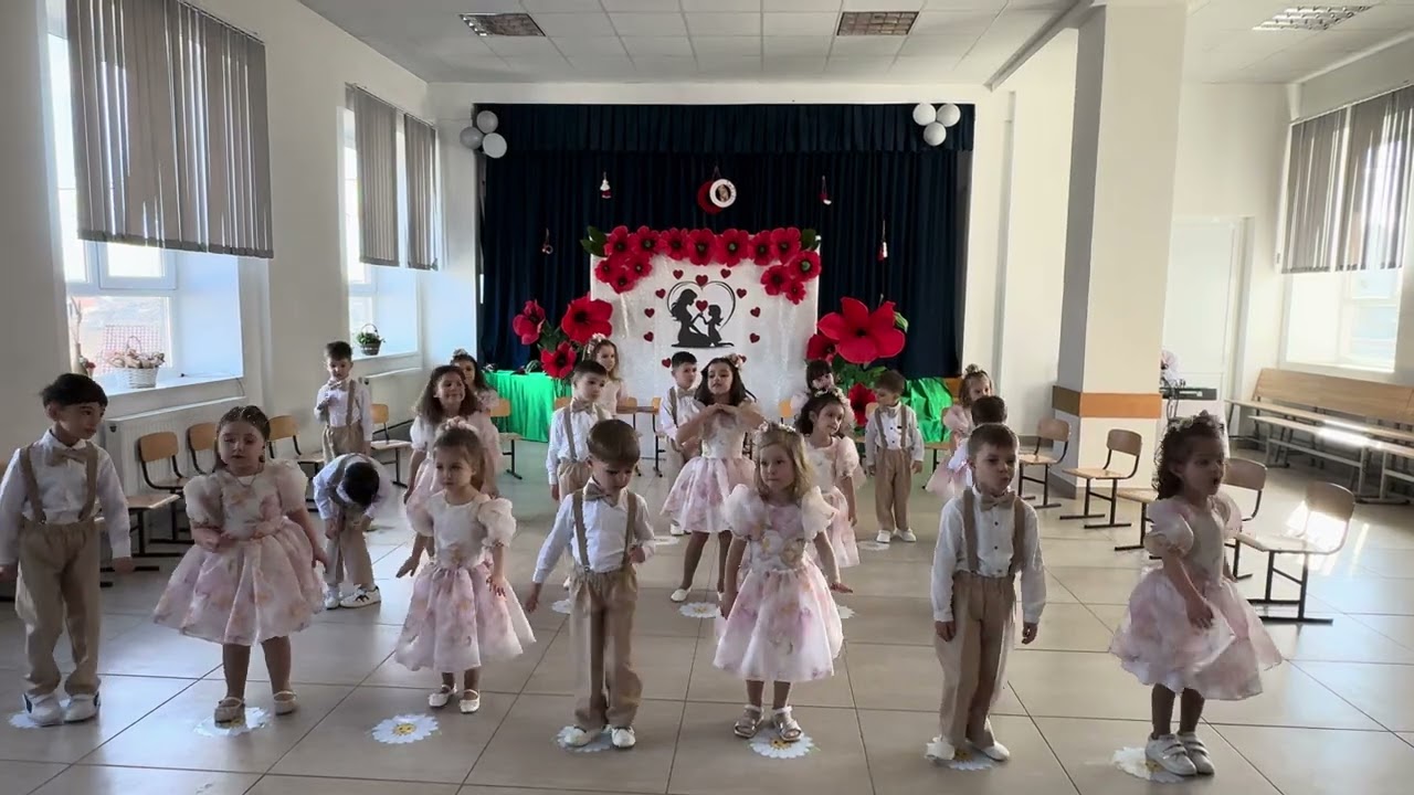 Mama, mama lângă tine - Grupa FLUTURAȘII- Complexul Educațional Trușeni 