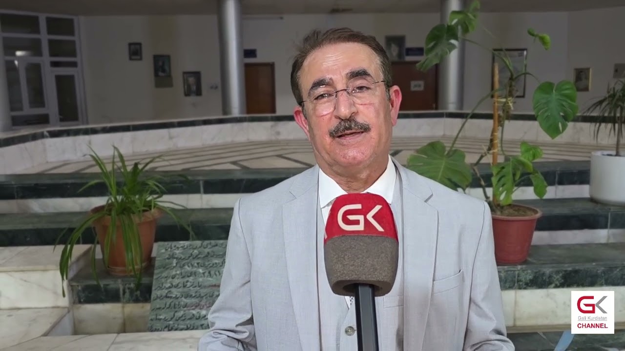 ڕێز لێنان لە ئارام ساڵح