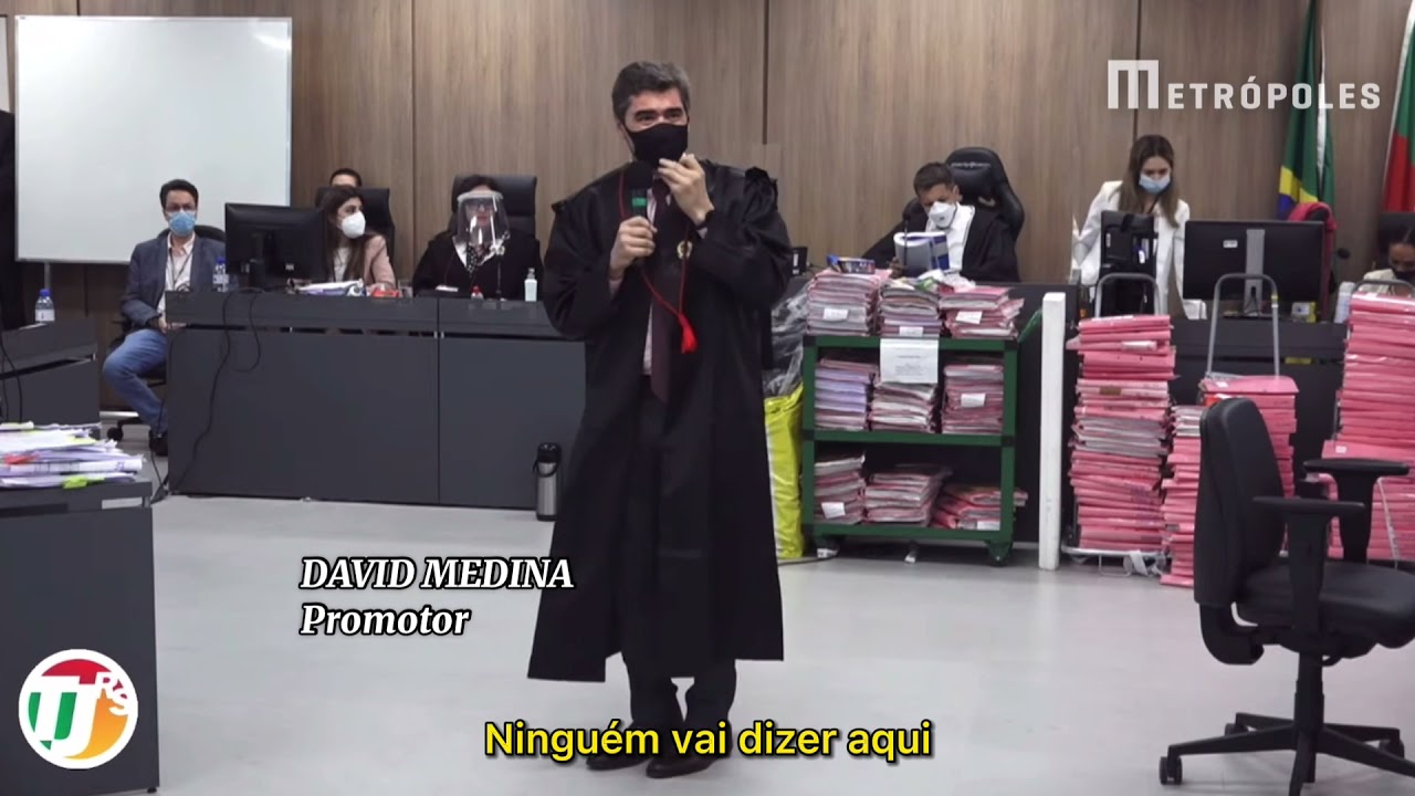 “Vergonha de pedir justiça. É impossível fazer justiça a esses pais”, diz promotor no júri da Kiss