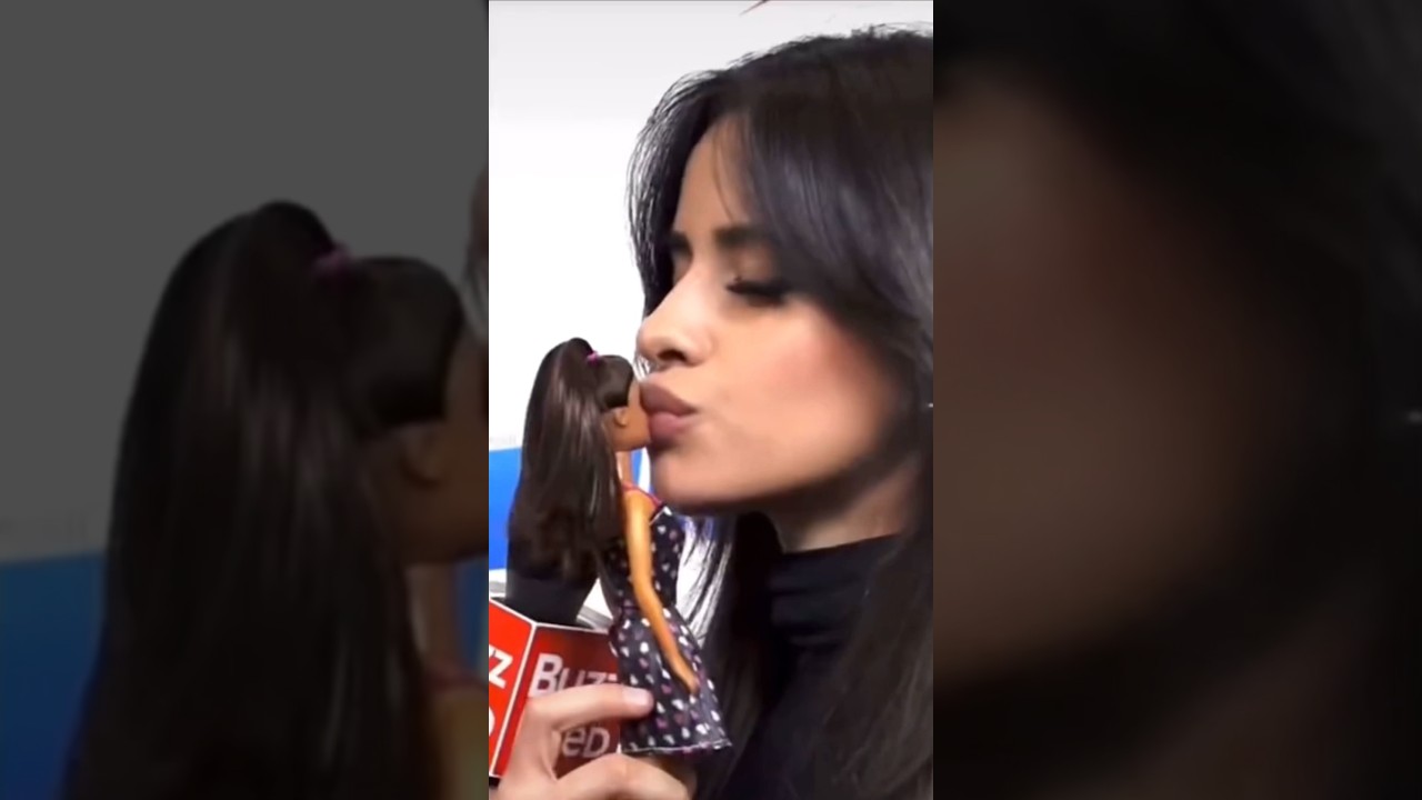 Kiss 👄😘❤️ This ❓(Giantess Camila Cabello)