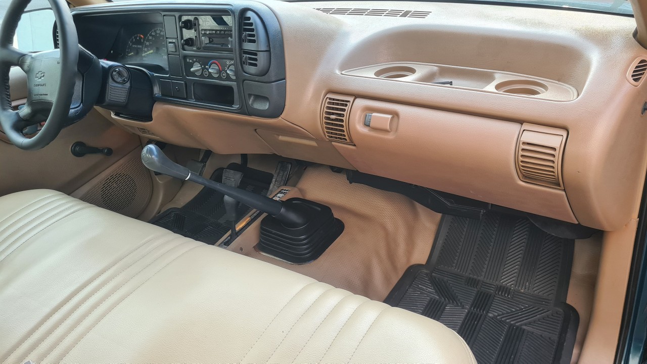 SILVERADO Z71 4X4 ESTANDAR 6 CILINDROS IMPECABLE 1995