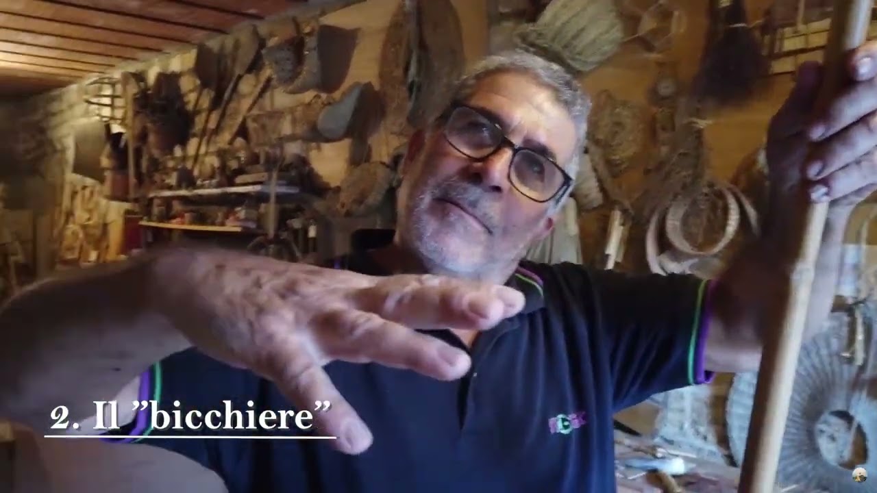 Ho conosciuto a S. Michele di Ganzaria un signore che realizza antichi oggetti