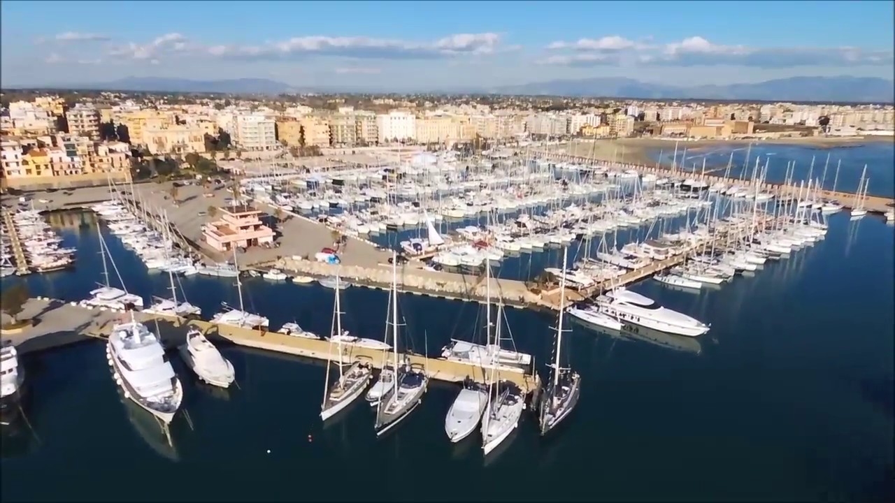 Sorvolo del Marina di Nettuno ed atterraggio in barca