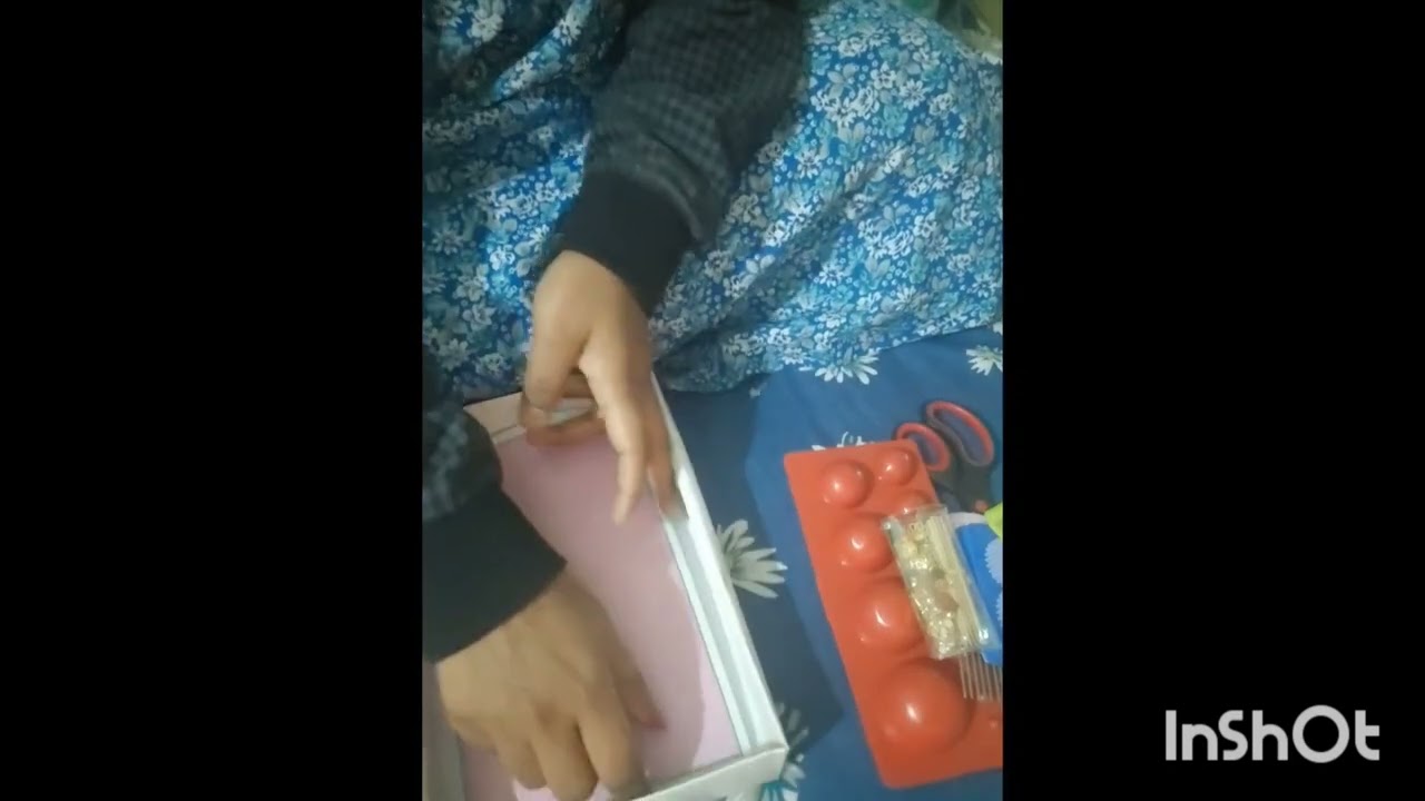 Quilling paper design instrument.and quilling paper set.