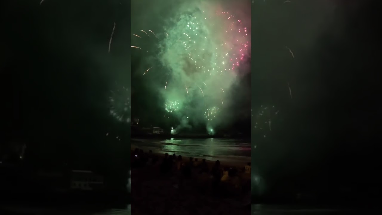Fireworks show at the ocean with sound in 4k #fireworks #ocean #oceanwaves