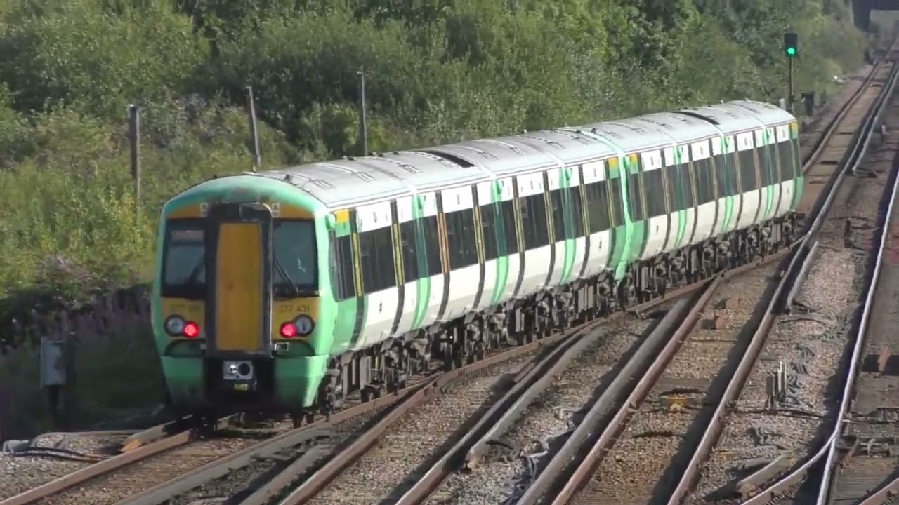 Evening Rush hour! | Trains AND Planes at Gatwick Airport (BML) 08/08/2025