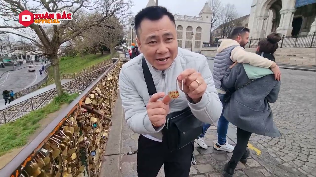 Paris và cây cầu “khóa chặt” tình yêu nổi tiếng nhất trên thế giới ❤️