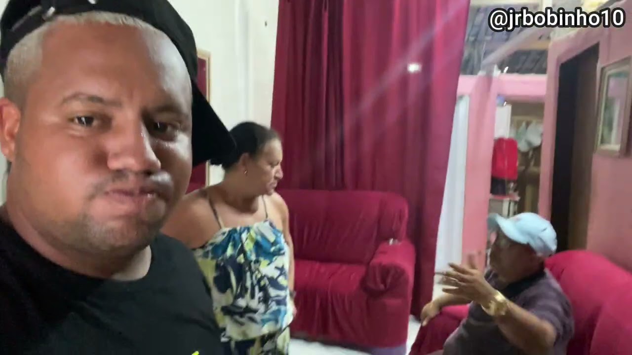 PEGUEI MAINHA E PAINHO FOFOCANDO COM O MEU NOME...