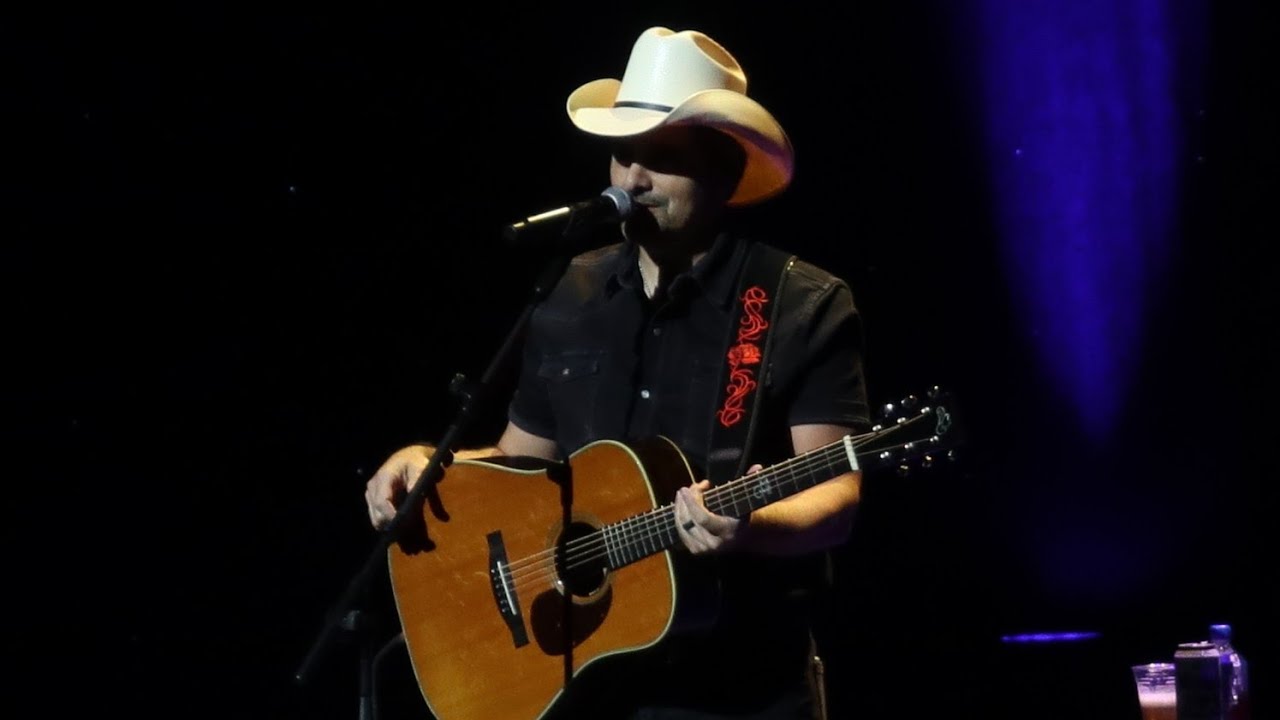Live: Brad Paisley - One Man Six Strings - Encore Theatre, Las Vegas, NV