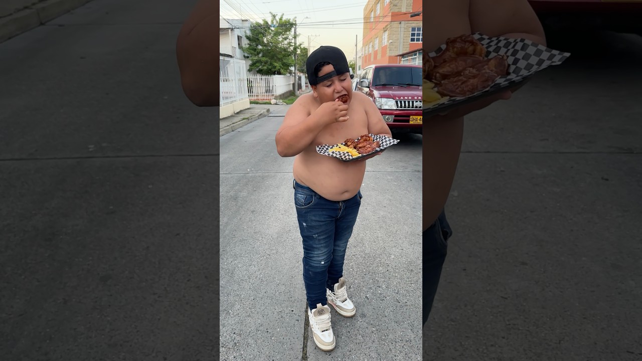 Le gusta la comida 🍕🍔🍗 #viralshort #humor #comedia