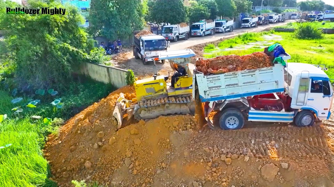 Full Video , Amazing Dump Trucks Unloading, Land filling, Bulldozer KOMATSU D31P