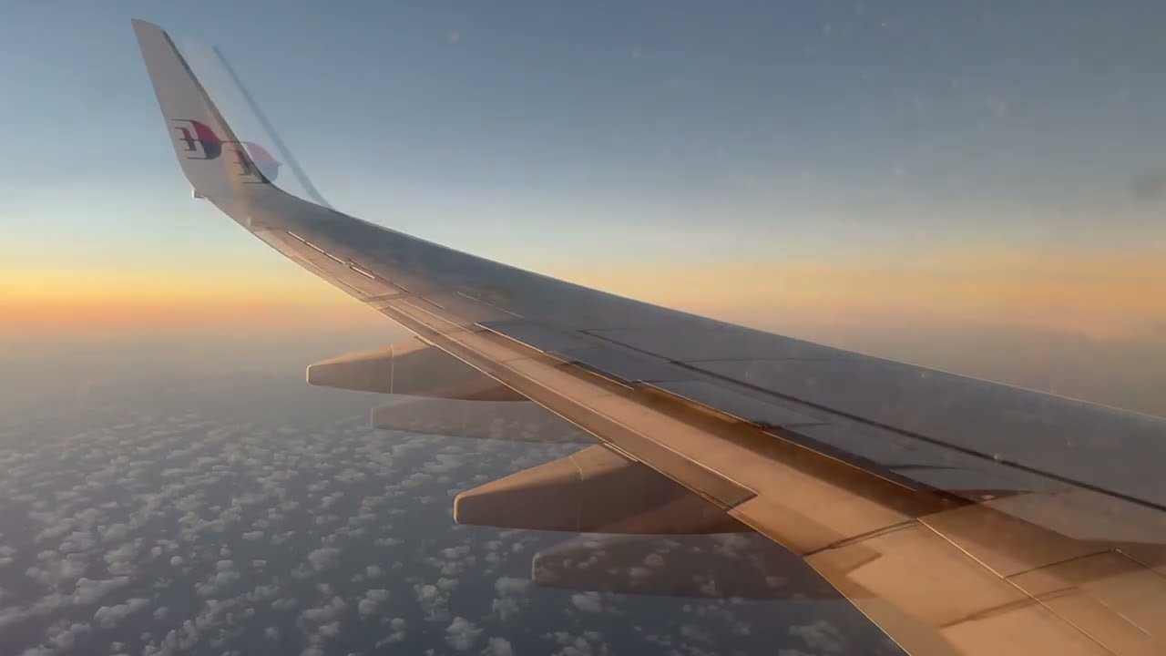 Malaysia Airlines 737 Economy Class - Kuala Lumpur to Miri (Sunset Flight)