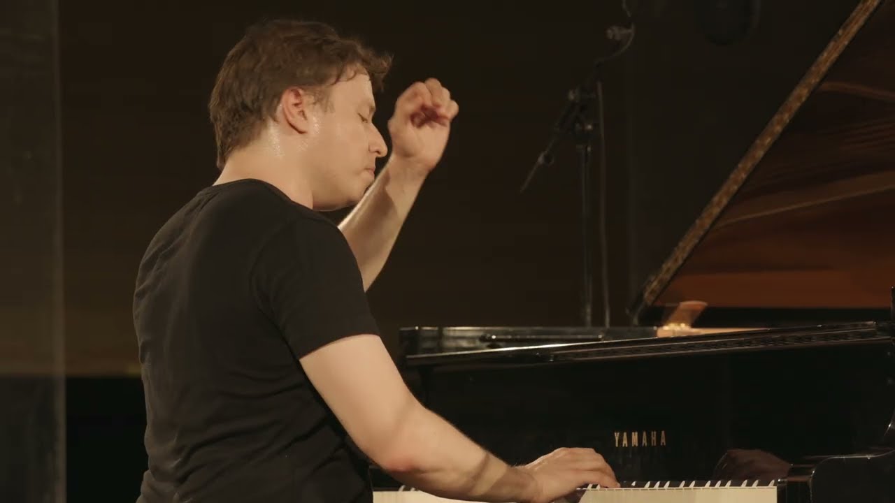Ilya Shmukler – Modest Mussorgsky: Pictures at an Exhibition: First Promenade